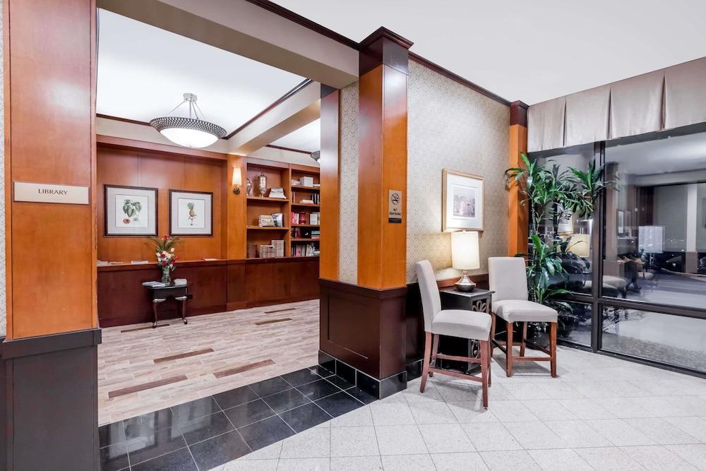 Clarion Hotel & Suites מאונט לאורל מראה חיצוני תמונה