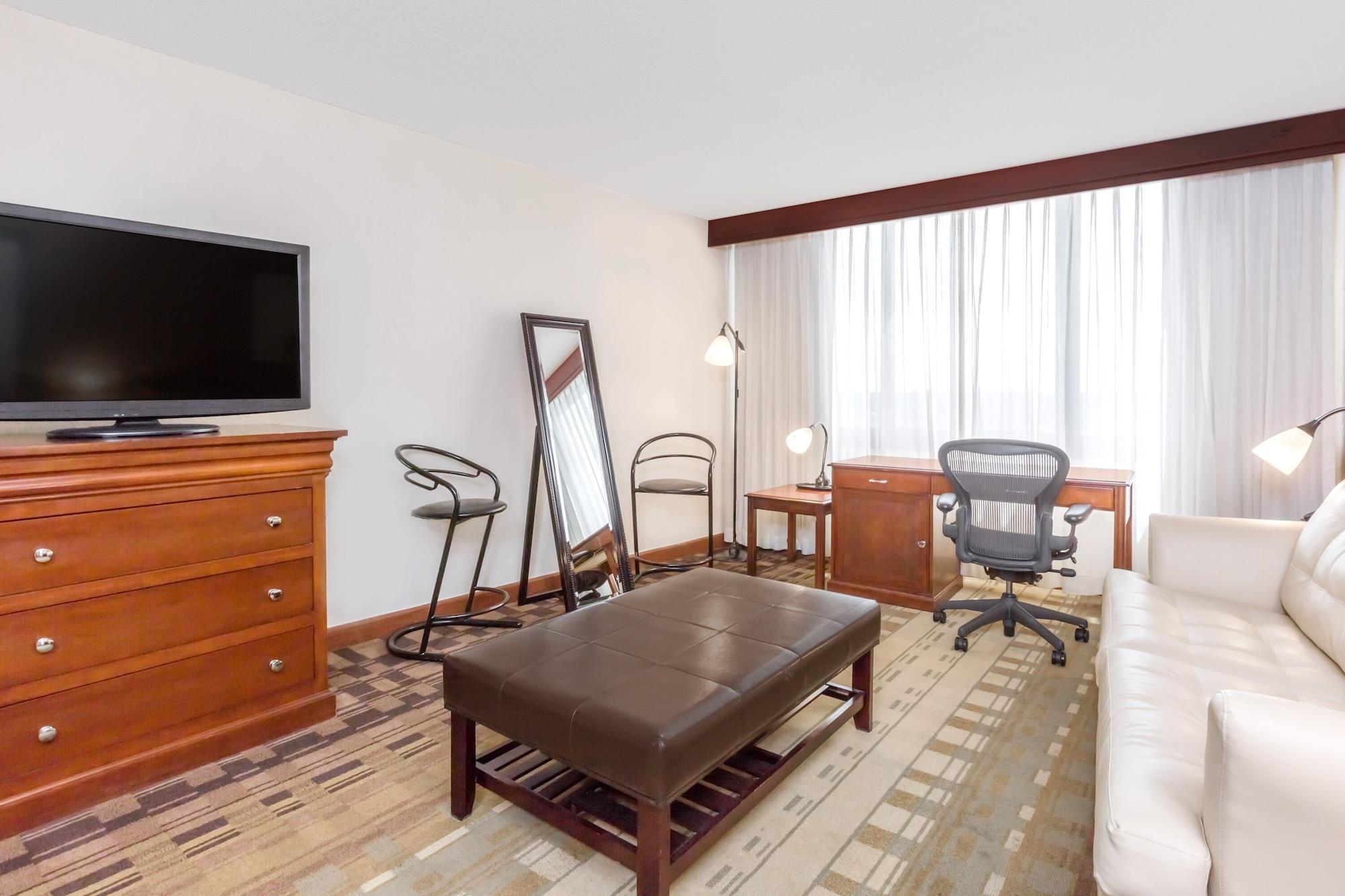 Clarion Hotel & Suites מאונט לאורל מראה חיצוני תמונה