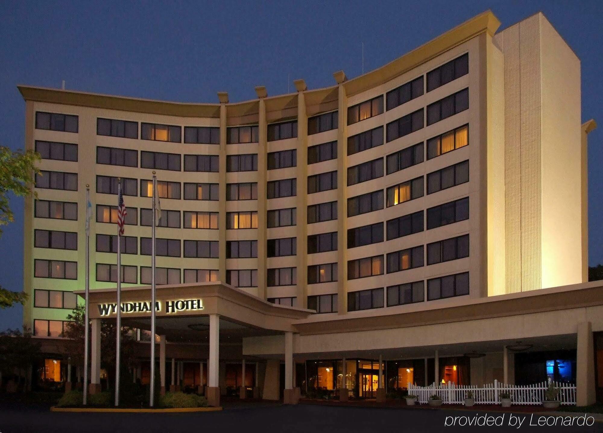 Clarion Hotel & Suites מאונט לאורל מראה חיצוני תמונה